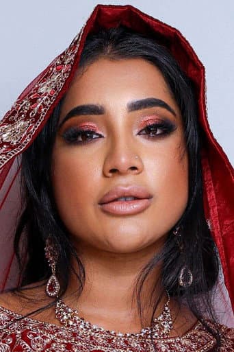 Yasmina Khan